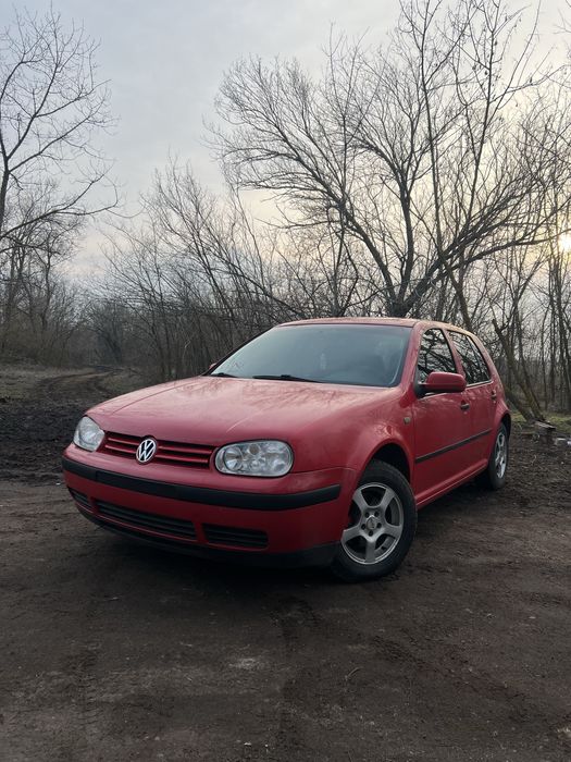 Автомобіль Golf 4 1.4 16V