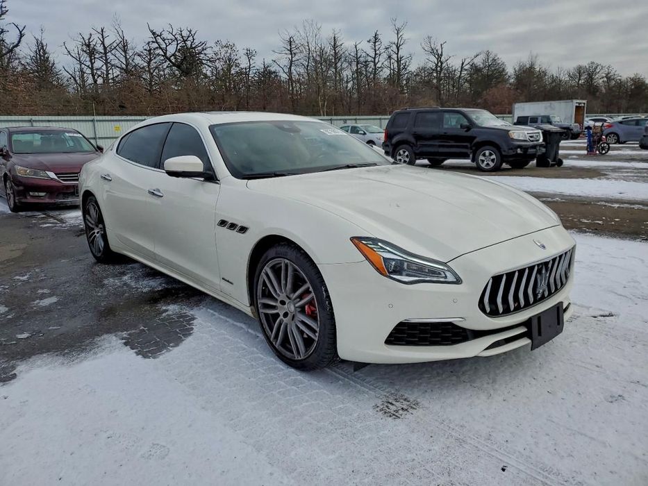 Maserati Quattroporte / 3.0 430KM / Bogate wyposażenie /