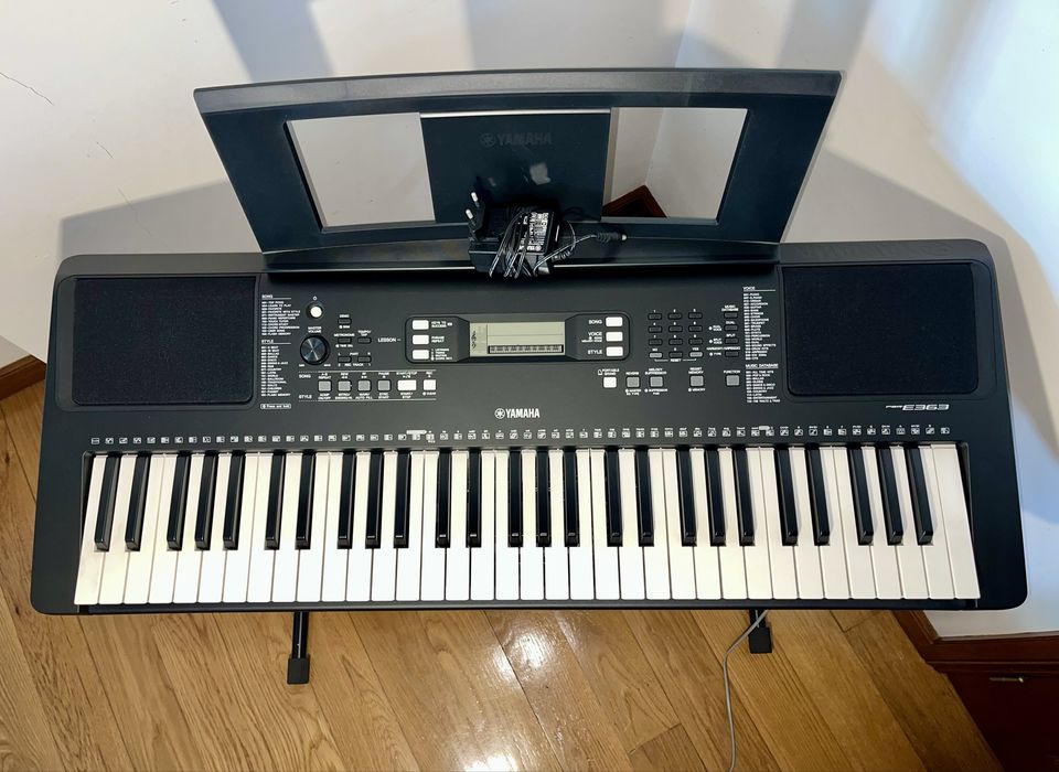 teclado YAMAHA PSR-E363 novo com suporte FX