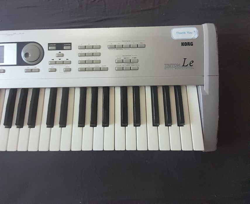 Продається корг трітон ле.korg triton le.