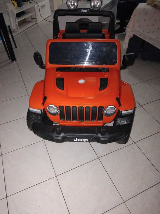 Jipe de criança com comando