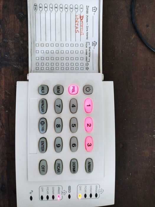 Centrais e teclados de alarme várias marcas.