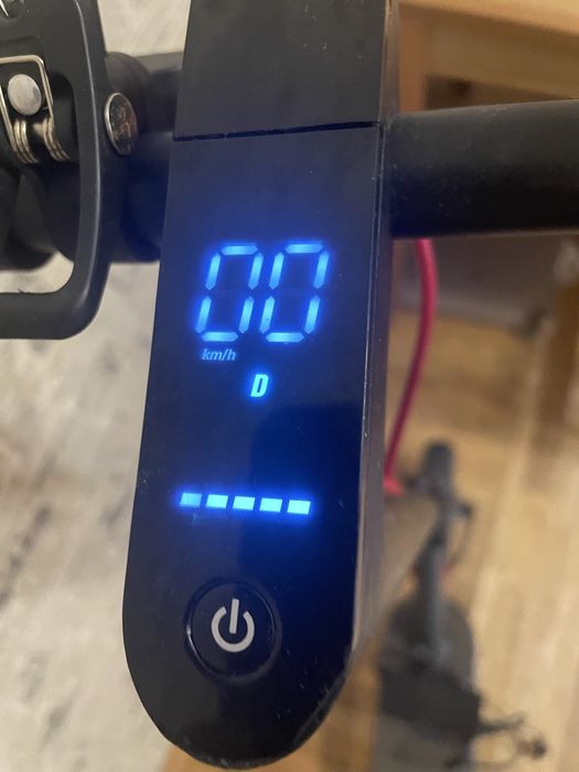 Електро самокат в хорошому стані