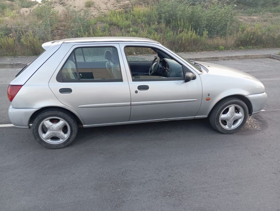 Ford fiesta 1.25 gasolina com direcao assistida