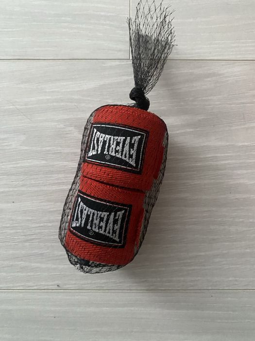Боксерські перчатки з бінтами Everlast оригінальні