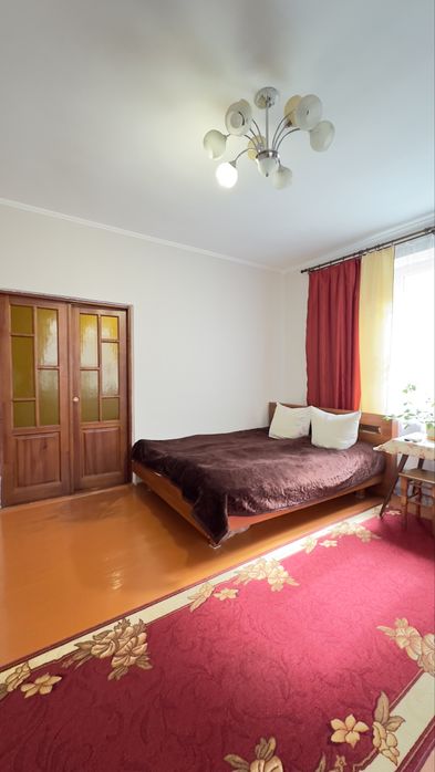 Продаж будинку в центрі міста