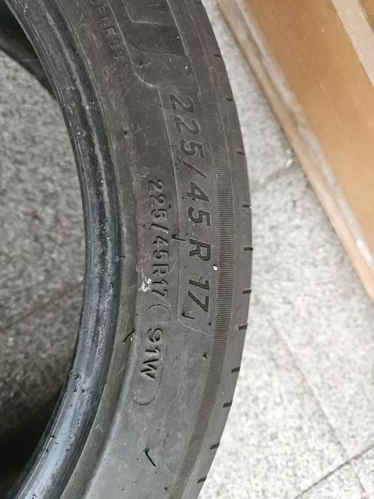 Komplet opon  letnich 225/45R17