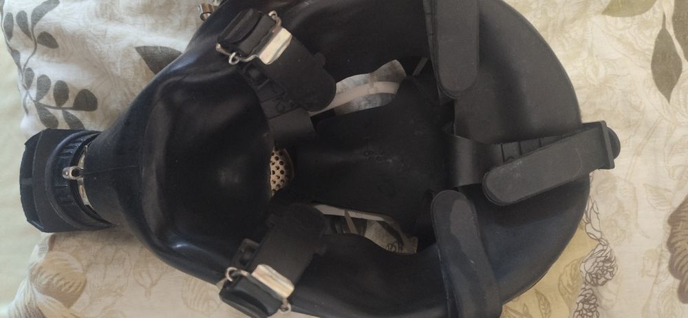 Противогаз гп-7.