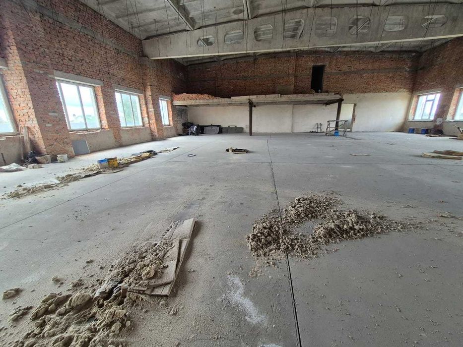 1800м2 приміщення + 30сот землі