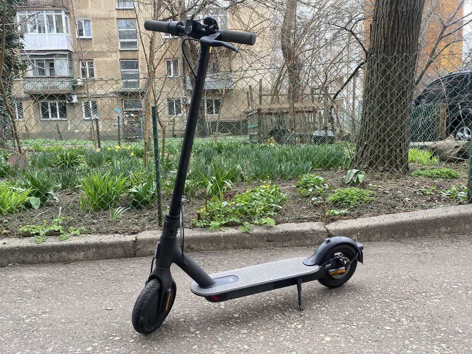 Электросамокат Xiaomi Mi Essential