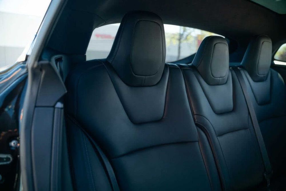 Tesla Model S      2018