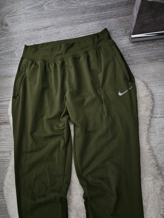 Spodnie dresowe Nike Rozmiar S Zielone khaki dres dresy Nike Swoosh