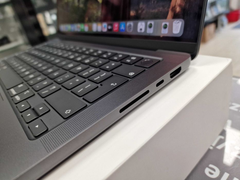 Macbook PRO 14 2024/ M4/ 16GB DDR5/ 512GB/ 2 cykle! Space Black/ Gr A-