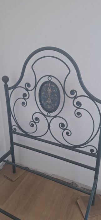 Cama de ferro solteiro