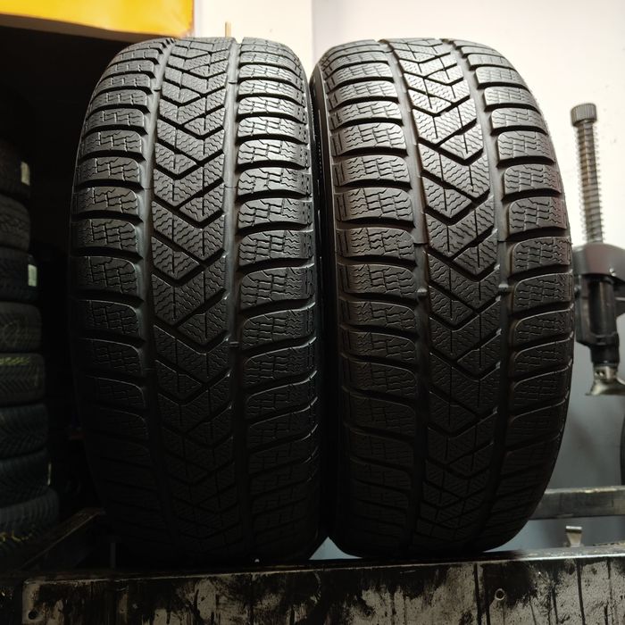 225/55/17 XL Sprzedam parę opon zimowych Pirelli
