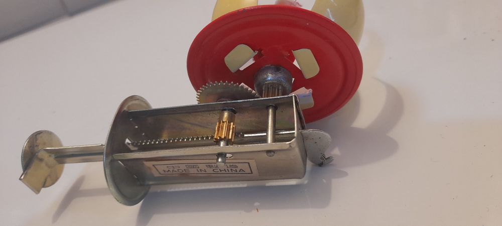 Brinquedo de lata mecânico pai natal com caixa