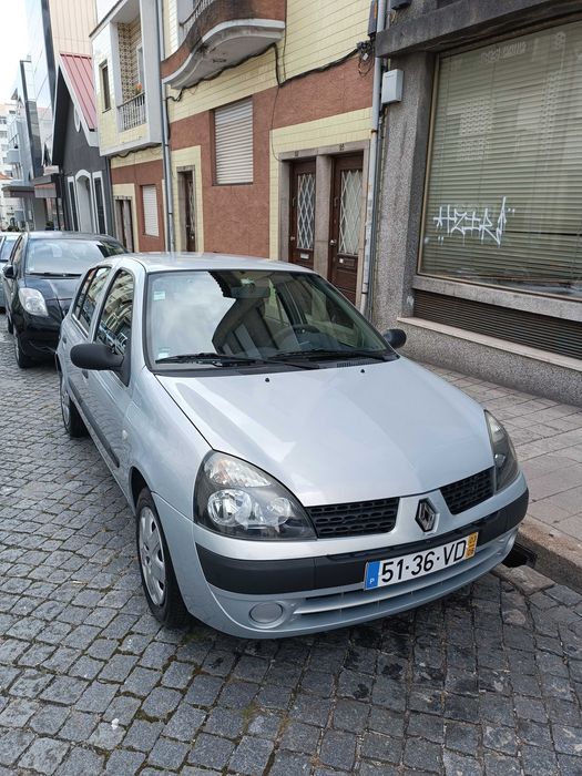 Renault Clio 1.2 Gasolina (Junho 2003) – 5 Portas – Cinzento