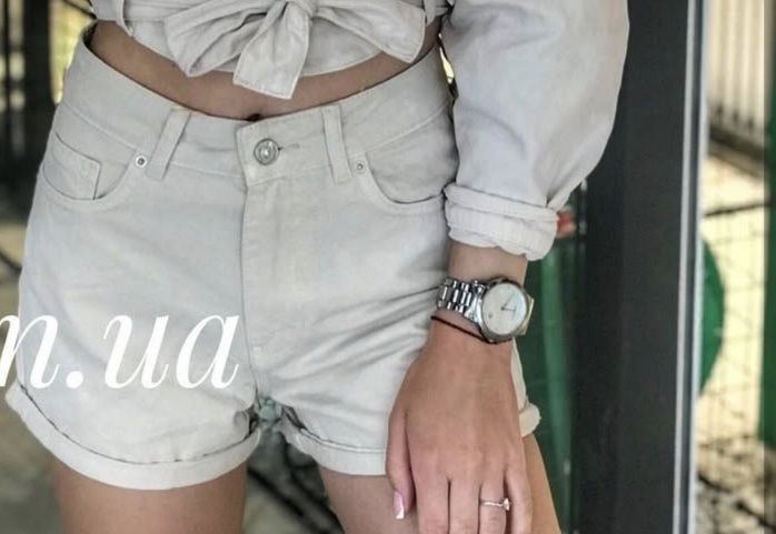 Шорти бежеві літні