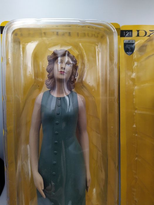 Dacia 1300 figurki skala 1:8 kobieta kierowca Eaglemoss deagostini