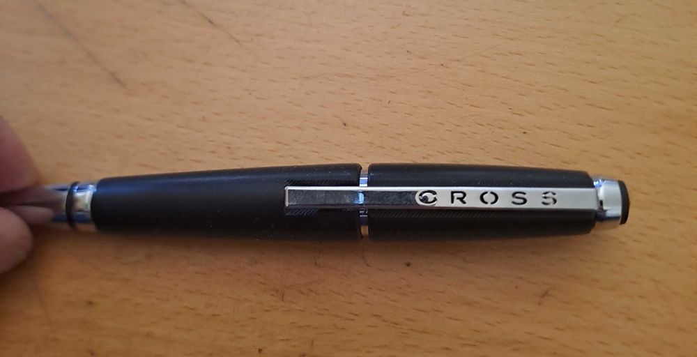 Esferográfica Cross Edge preta – como nova