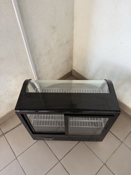 Холодильник Кондитерський-Десертний Настільний Good-food !