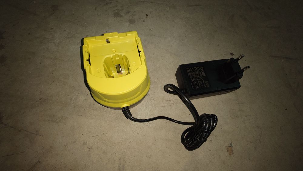 Carregador Ryobi 18volts One+