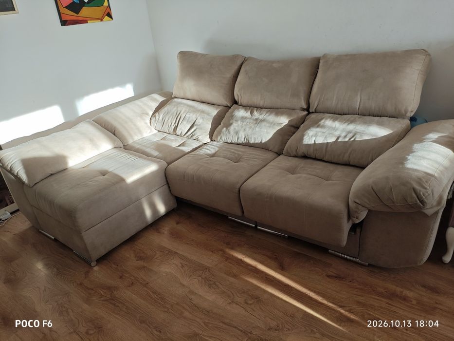 Sofá com chaise long