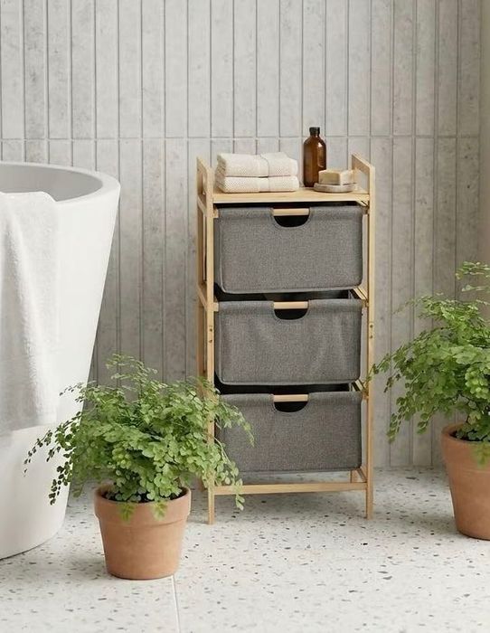 Estante de bambu com 3 cestos de tecido
