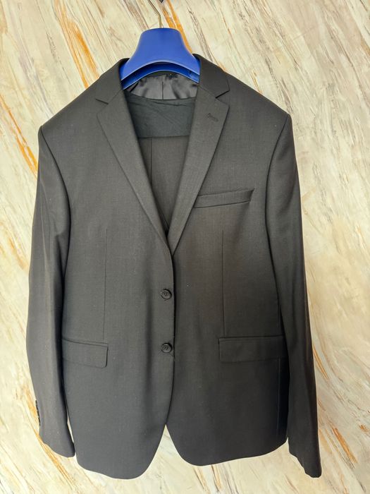 Чоловічий класичний костюм
