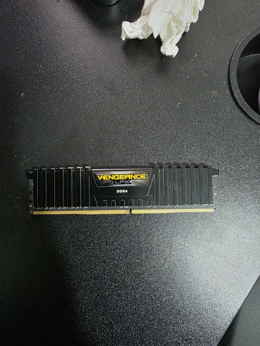 1x 8GB DDR4 3200MHz Vengeance LPX RAM