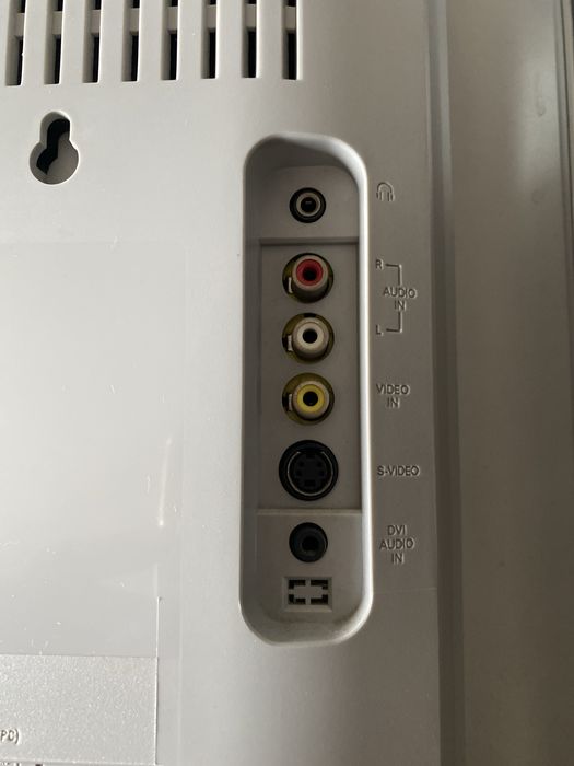 TV - Televisor Philips 15PF4121/01 — A Funcionar