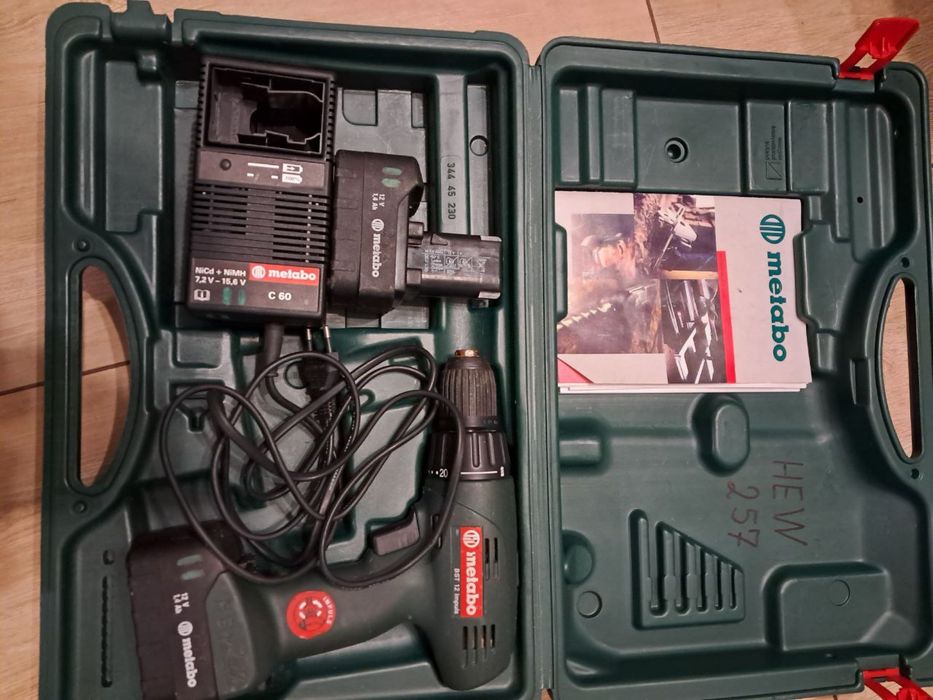 Шуруповерт Metabo