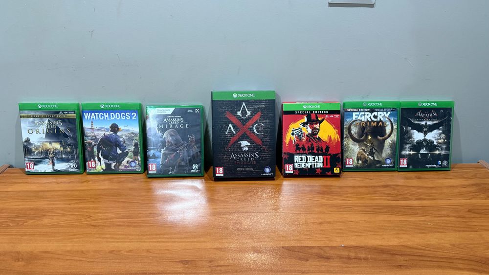 Xbox One + 7 Jogos + Comando Xbox Series + Bateria Extra
