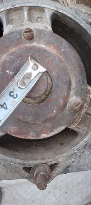 Компресор холодильника,електродвигун.