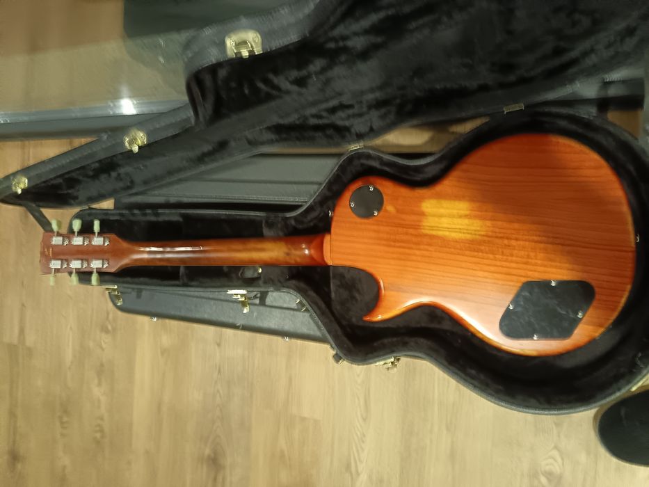 Guitarra vintage v 100