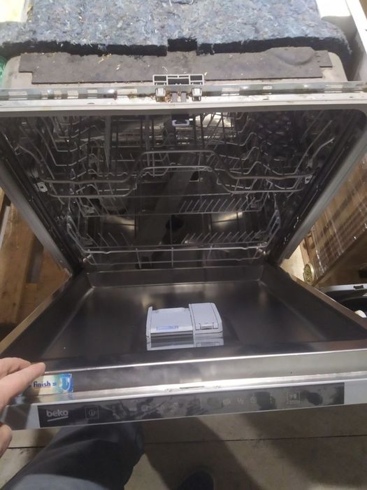 Посудомийна машина beko din34322