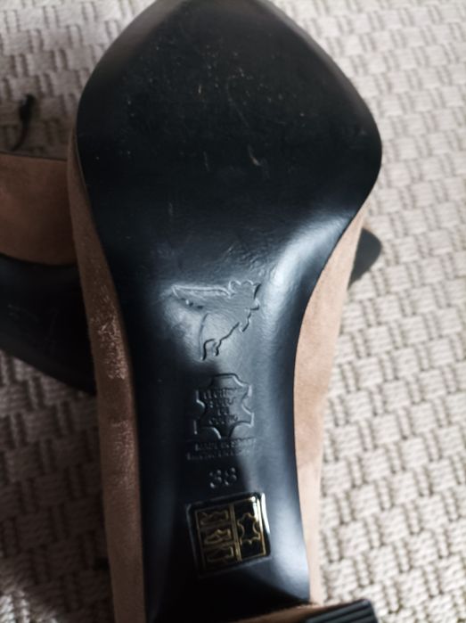 Buty skórzane na obcasie, rozmiar 38