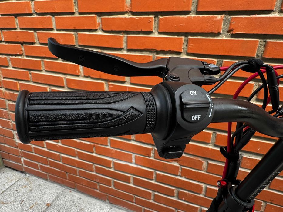 Komfortowa i Ekonomiczna Hulajnoga Elektryczna ZWheel 500W Siodełko