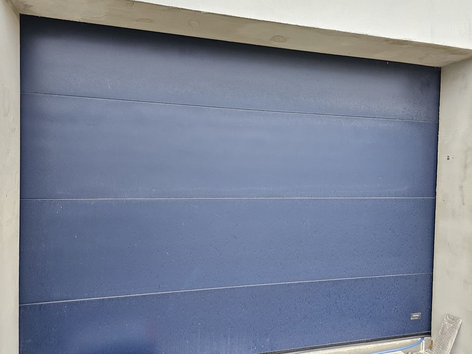 Brama garażowa panelowa TOR Rezerwacja