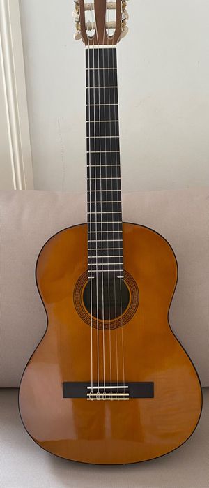 Guitarra Yamaha 2/4 nova