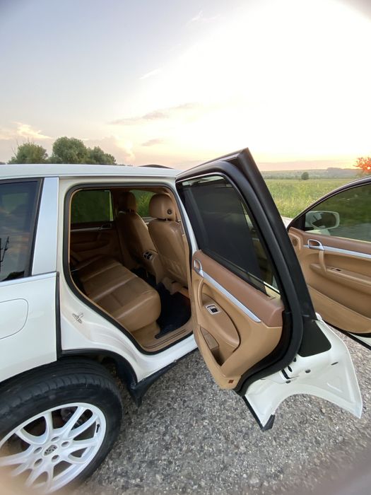 Продам Porshe Cayenne