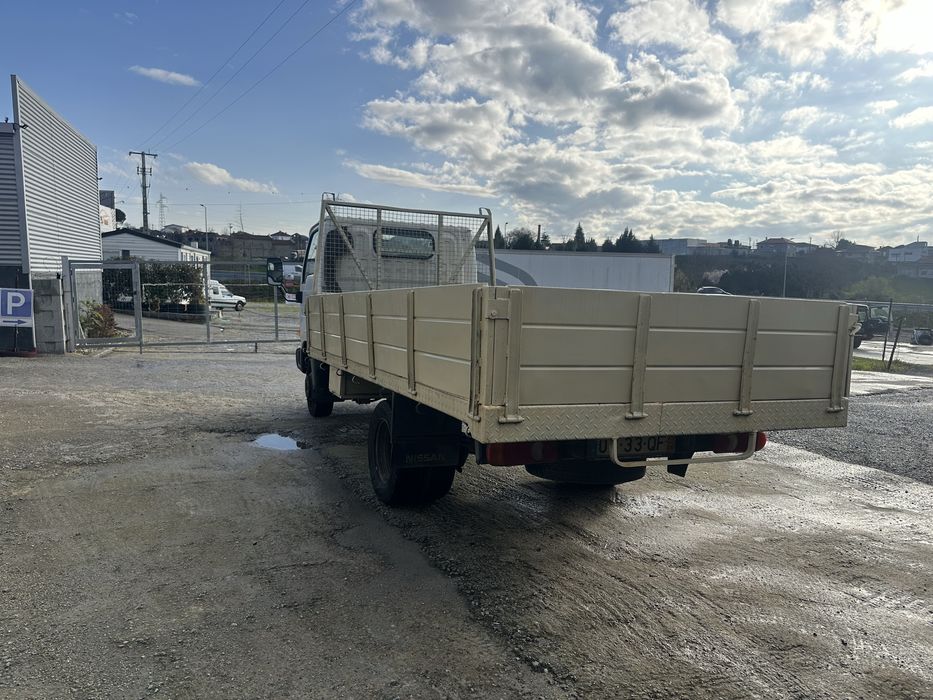 Nissan cabstar so 140 mil km