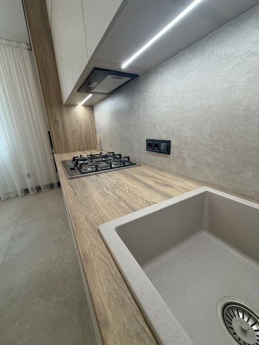 Продам евродвушку Ремонт Центр Голливуд Сертификат