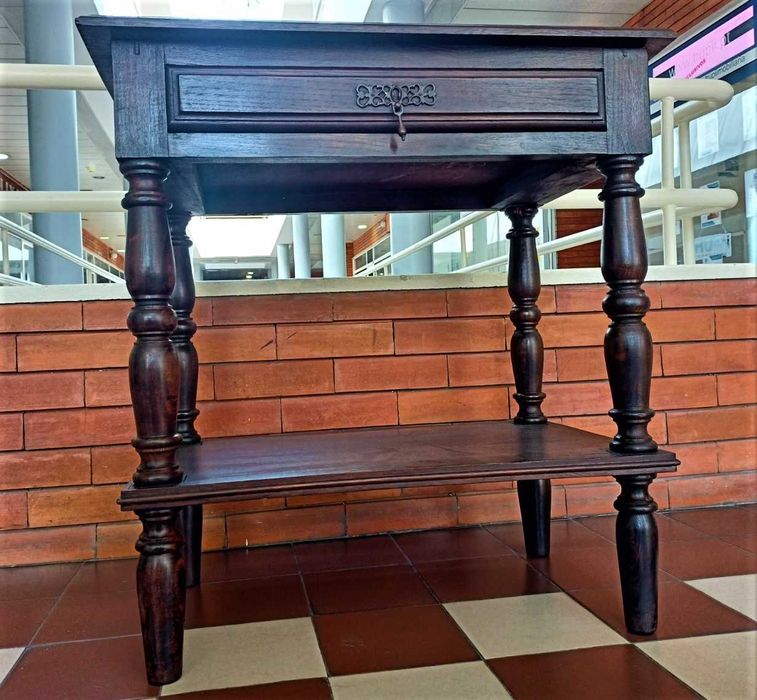Mesa Bufete Pau Santo