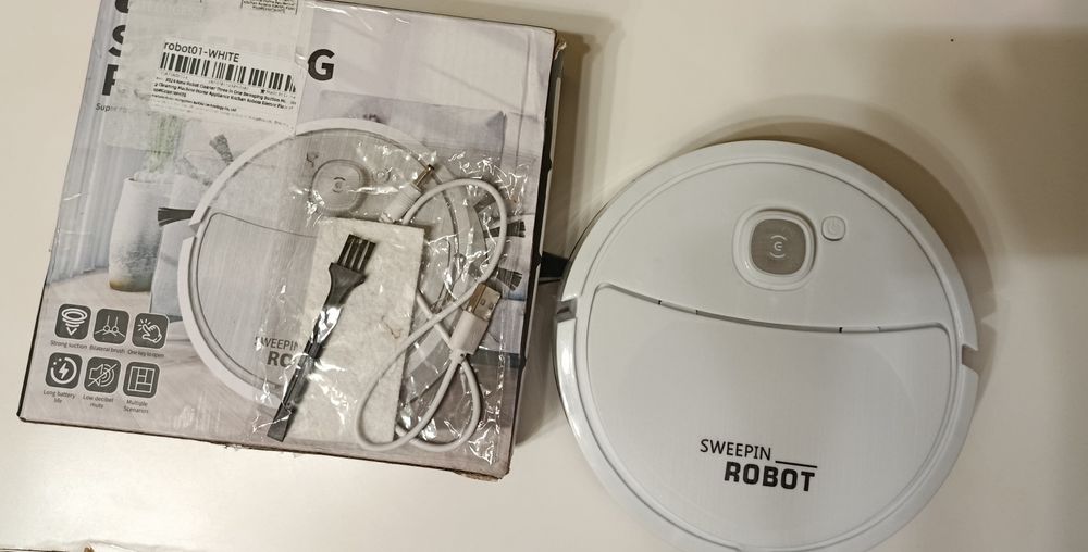 Робот пилосос новий