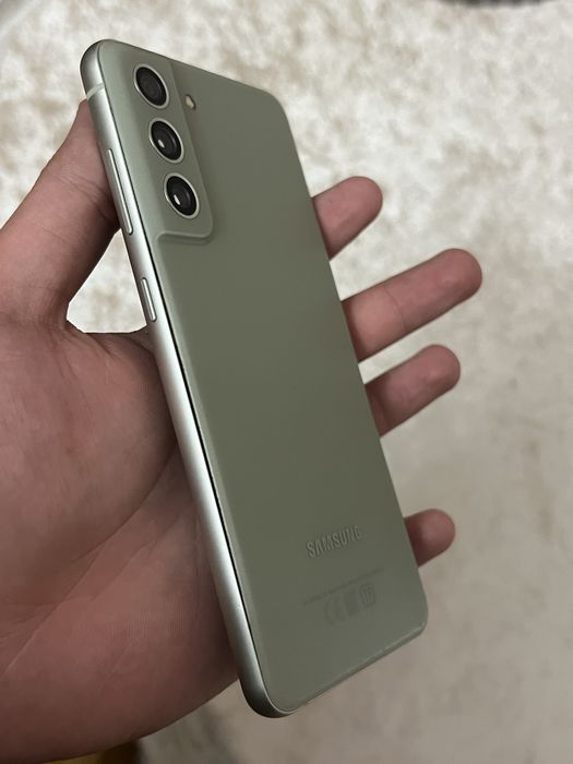 Samsung s21 fe.