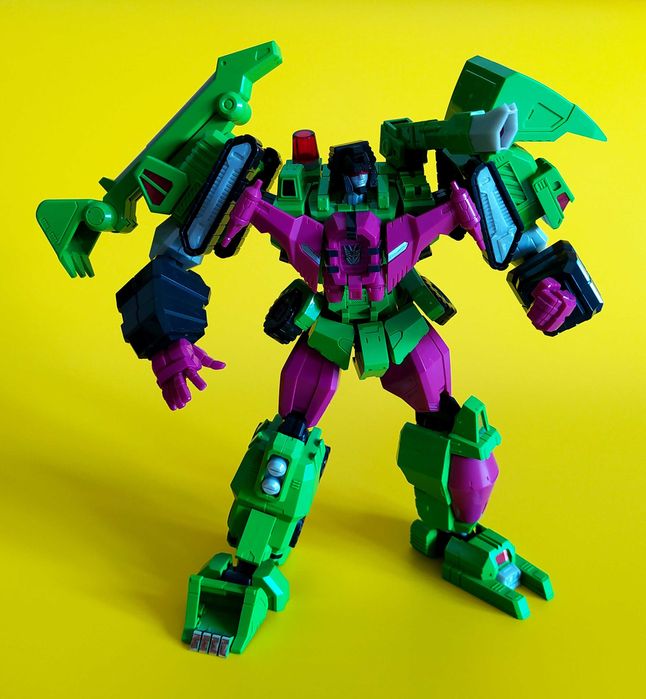 Figura Transformers Devastator Flame Toys Furai