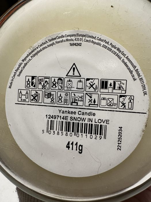 yankee candle snow in love