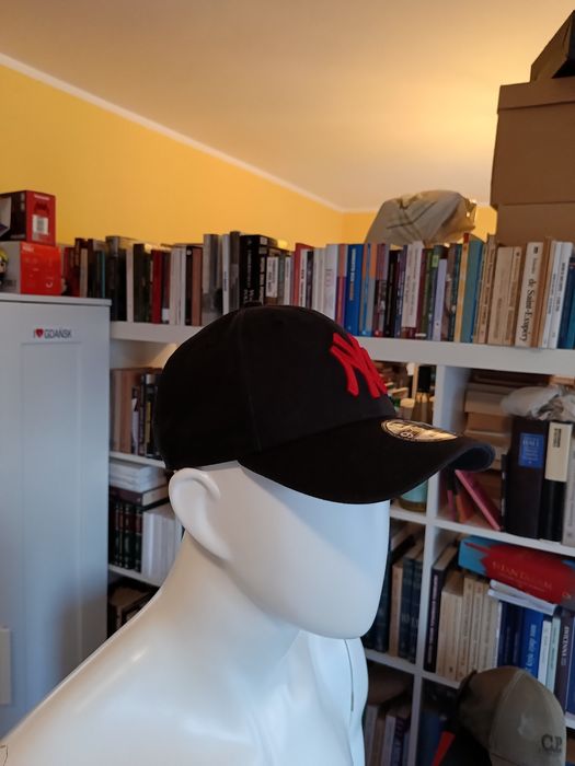Czapka New Era z haftem