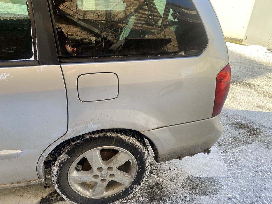 Продам авто мазда MPV